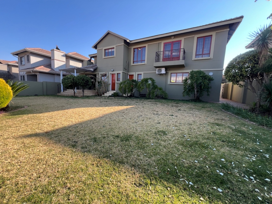 To Let 3 Bedroom Property for Rent in Wilkoppies North West